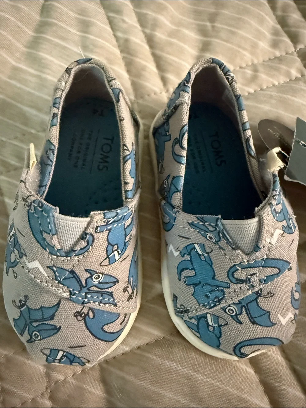 NWT TOMS Infant Glow in the Dark